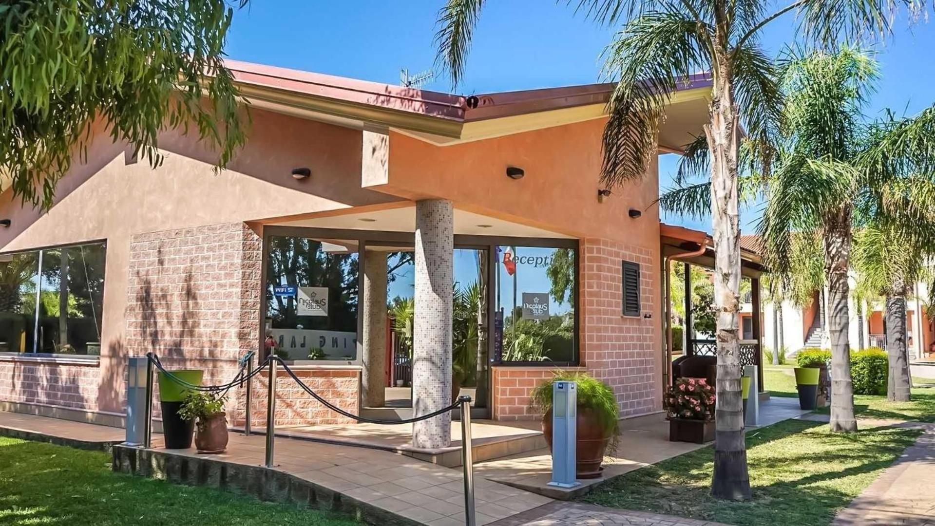 Club Esse Aquilia Beach Village Badolato Marina Ngoại thất bức ảnh