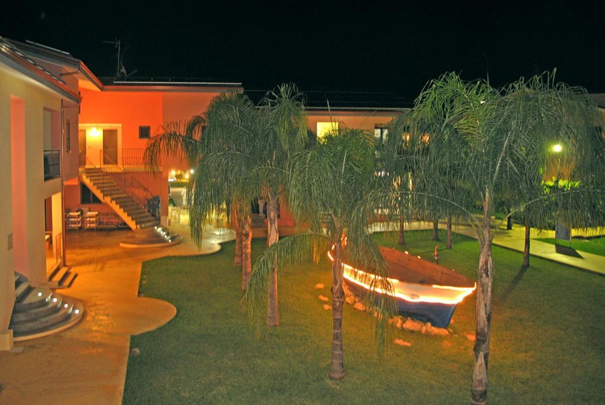 Club Esse Aquilia Beach Village Badolato Marina Ngoại thất bức ảnh