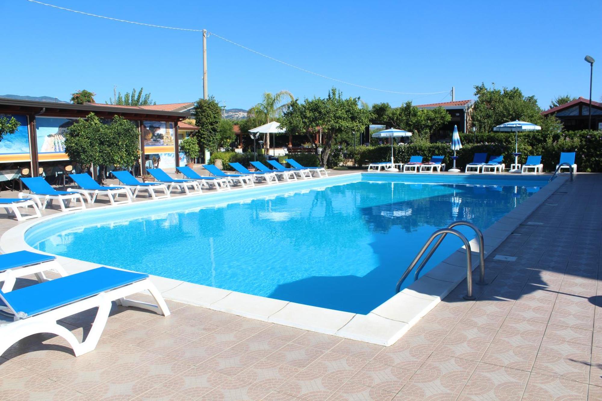 Club Esse Aquilia Beach Village Badolato Marina Ngoại thất bức ảnh