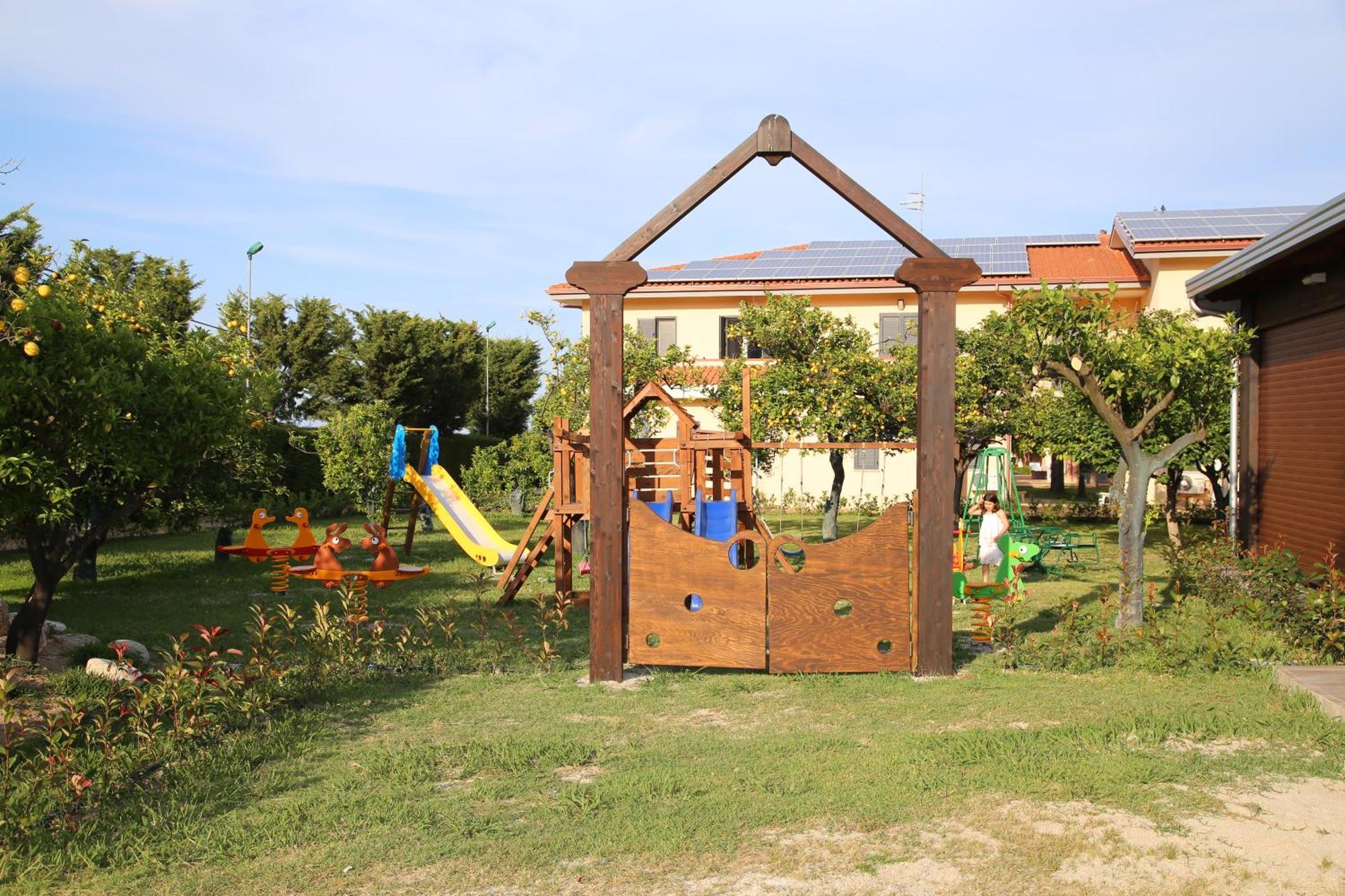 Club Esse Aquilia Beach Village Badolato Marina Ngoại thất bức ảnh